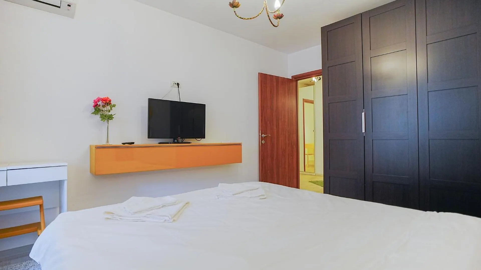 Apartament Hideaway Near Parliament Building Bukareszt